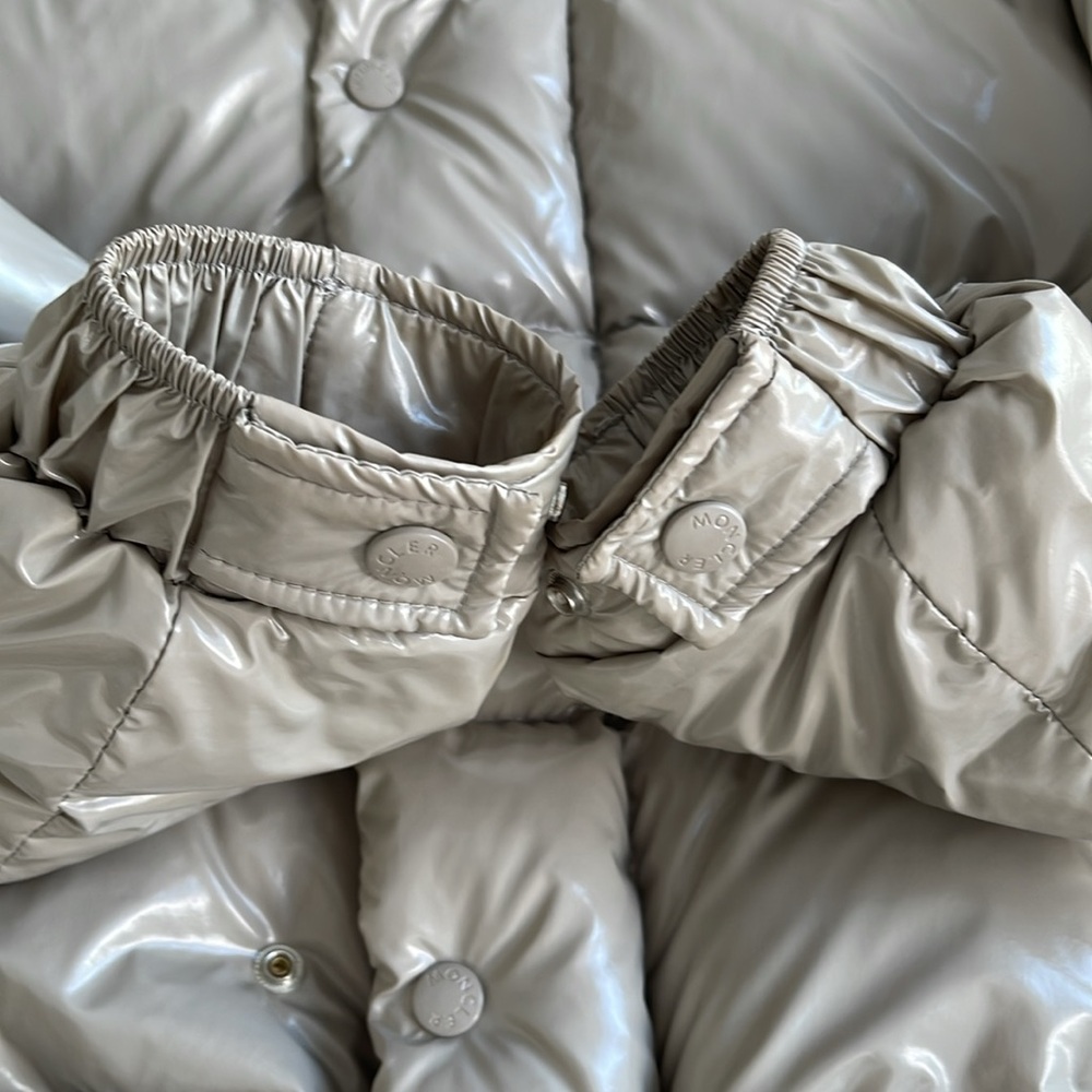 Moncler Down Jacket - Picture 8 of 9